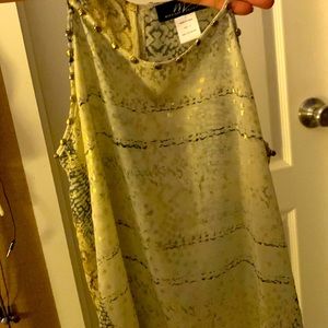 NWOT👚👚👚Midnight Velvet top Size Small